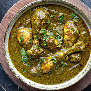 Lazeez Murgh Saag (4pcs)